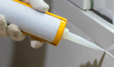 Comment enlever des traces de colle sur du PVC ?