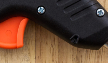 Comment utiliser un pistolet à colle ?